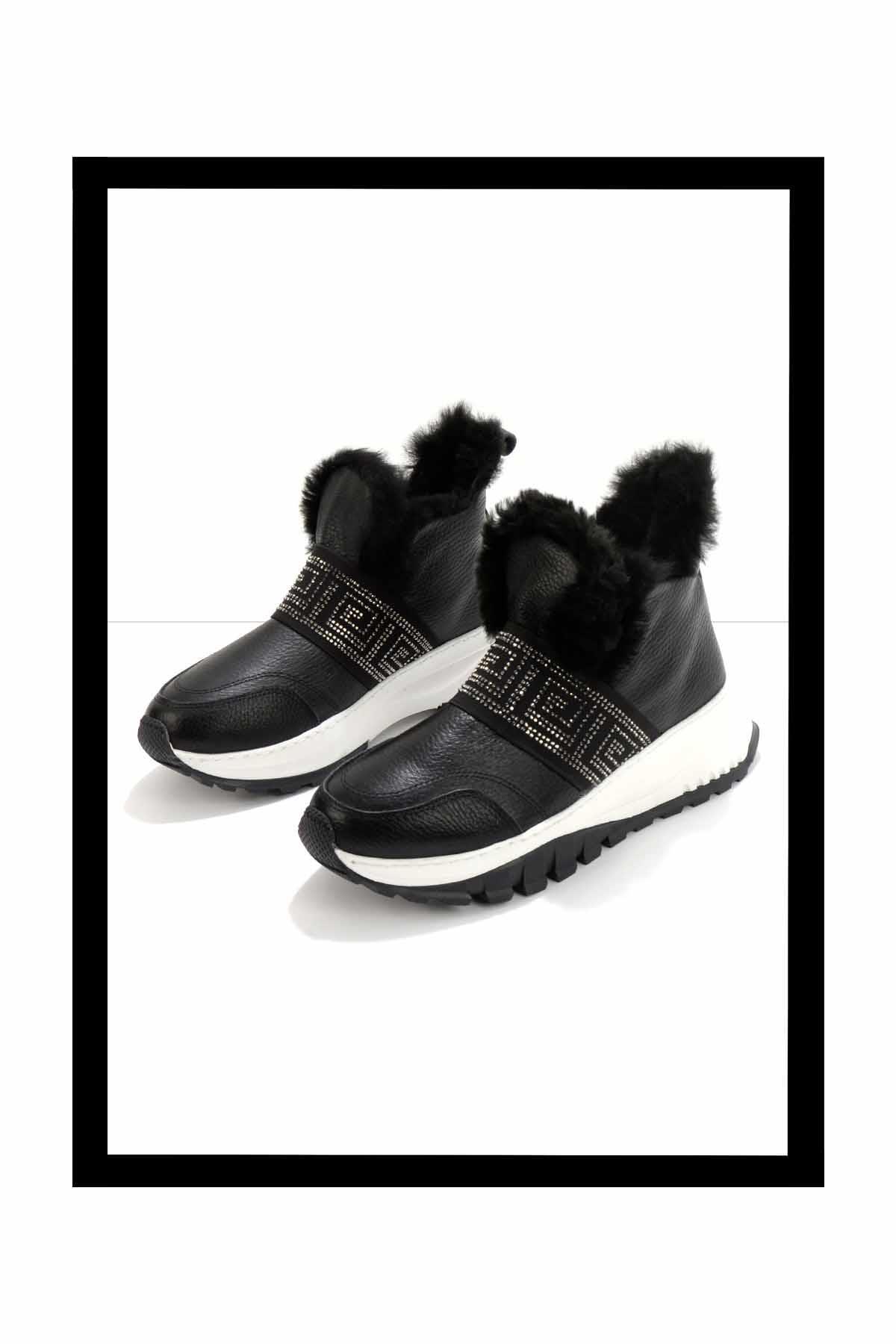 خرید مستقیم از ترکیه و ترندیول بوت زنانه برند بامبی Bambi با کد K024100600