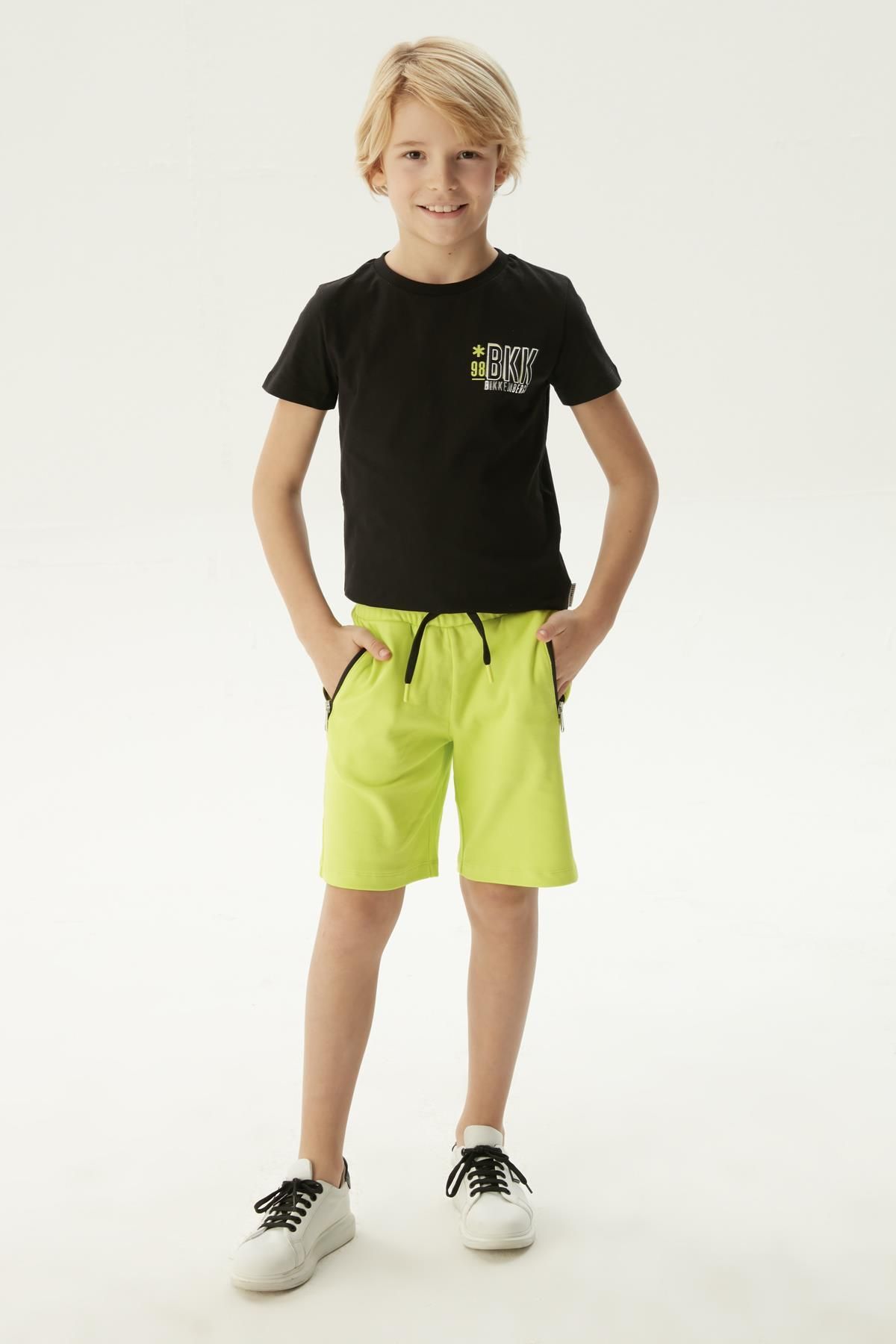 خرید مستقیم از ترکیه و ترندیول شورت و شلوارک پسرانه برند بیکمبرگ Bikkembergs با کد 24PSSBK2348 خرید مستقیم از ترکیه و ترندیول شورت و شلوارک پسرانه برند بیکمبرگ Bikkembergs با کد 24PSSBK2348