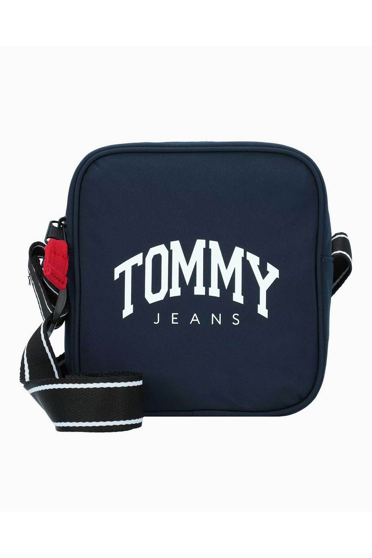 خرید مستقیم از ترکیه و ترندیول چمدان مردانه برند تامی هیلفیگر Tommy Hilfiger با کد AM0AM12132C1G خرید مستقیم از ترکیه و ترندیول چمدان مردانه برند تامی هیلفیگر Tommy Hilfiger با کد AM0AM12132C1G