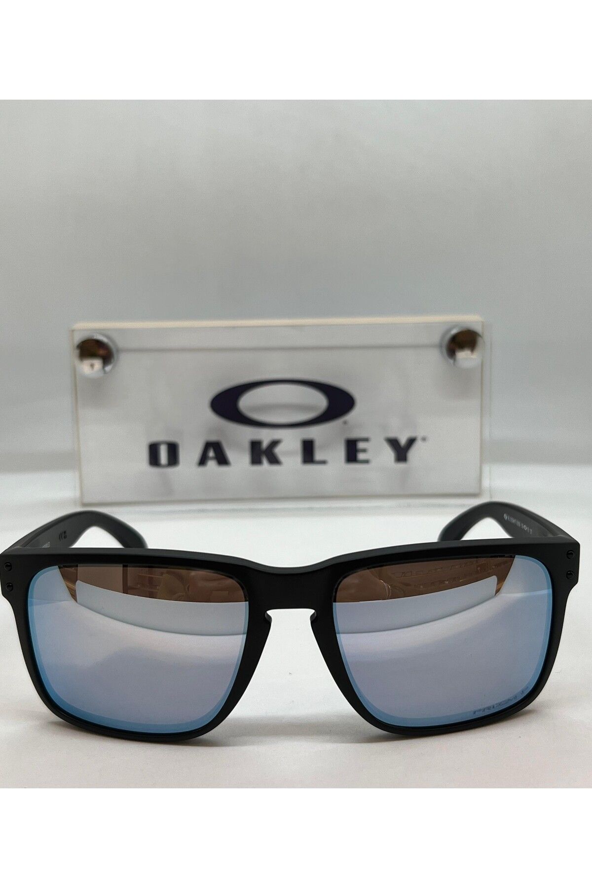 خرید مستقیم از ترکیه و ترندیول عینک آفتابی مردانه برند اوکلی Oakley با کد OO9417-2559 59/18 137 خرید مستقیم از ترکیه و ترندیول عینک آفتابی مردانه برند اوکلی Oakley با کد OO9417-2559 59/18 137