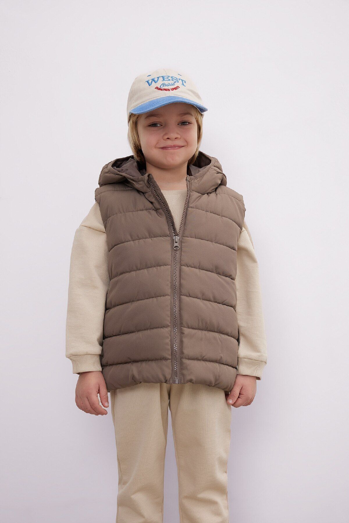 خرید مستقیم از ترکیه و ترندیول جلیقه پسرانه برند دفاکتو Defacto با کد TYC588e8ec00aca4ba92a096 خرید مستقیم از ترکیه و ترندیول جلیقه پسرانه برند دفاکتو Defacto با کد TYC588e8ec00aca4ba92a096